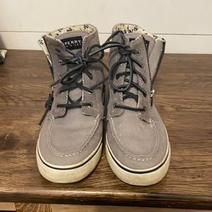 Sperry high top sneaker- 8.5